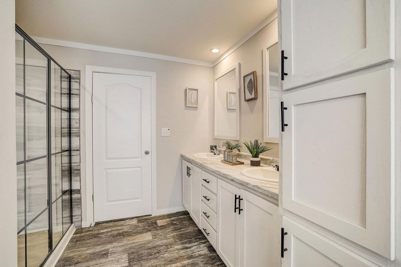 The desire bathroom home features