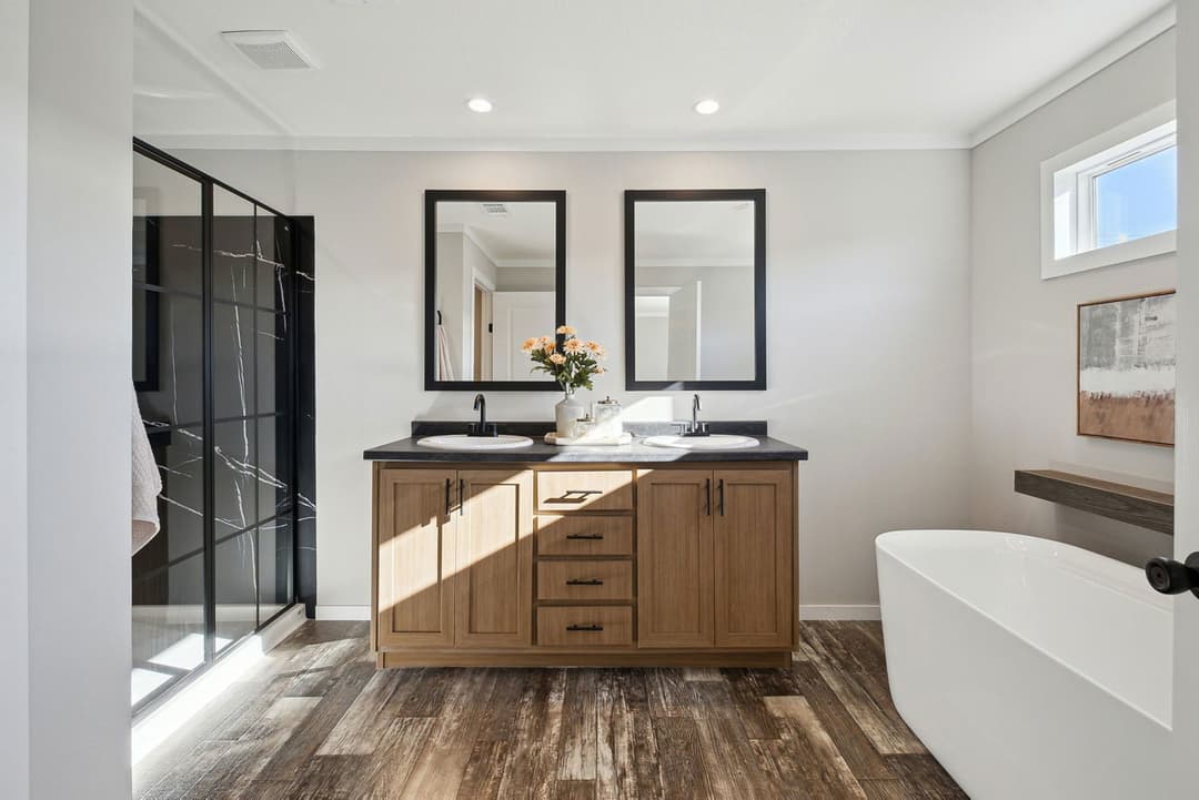 Creole bathroom home features