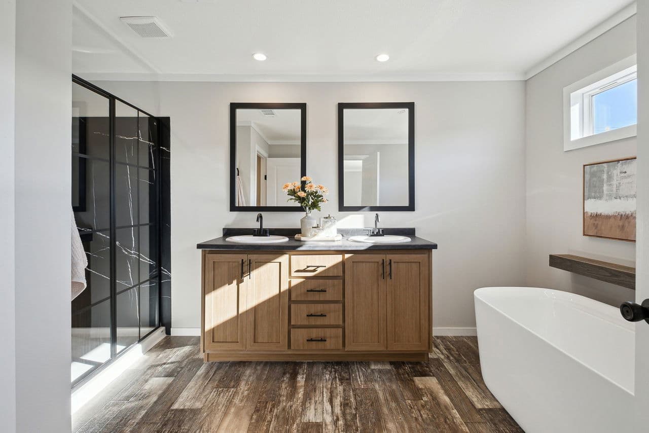 Creole bathroom home features