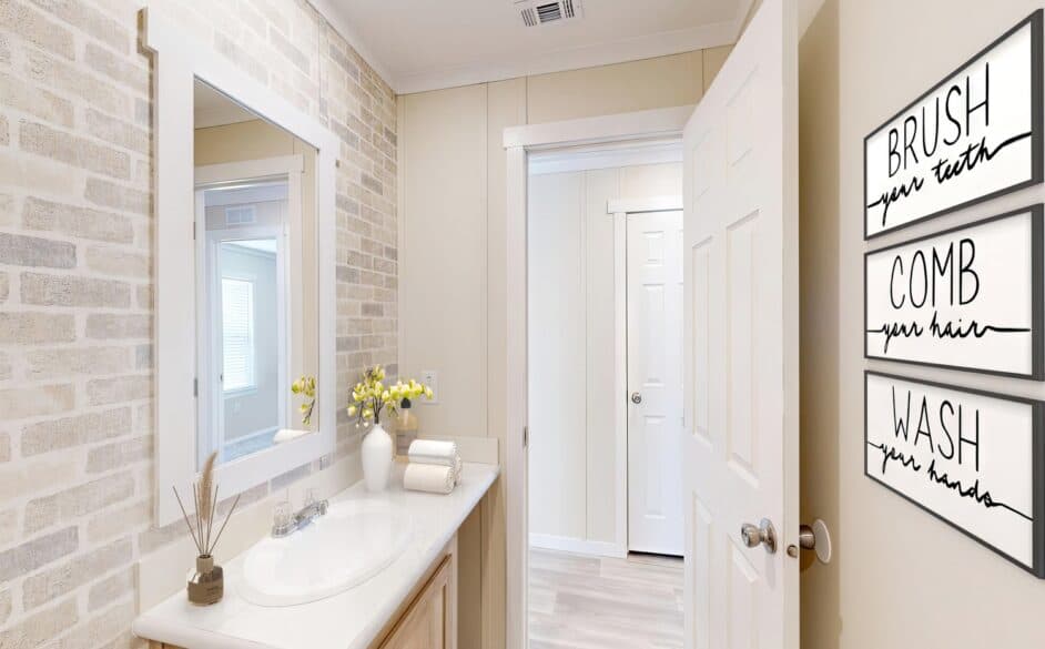 Dusty hollow p56s bathroom home features