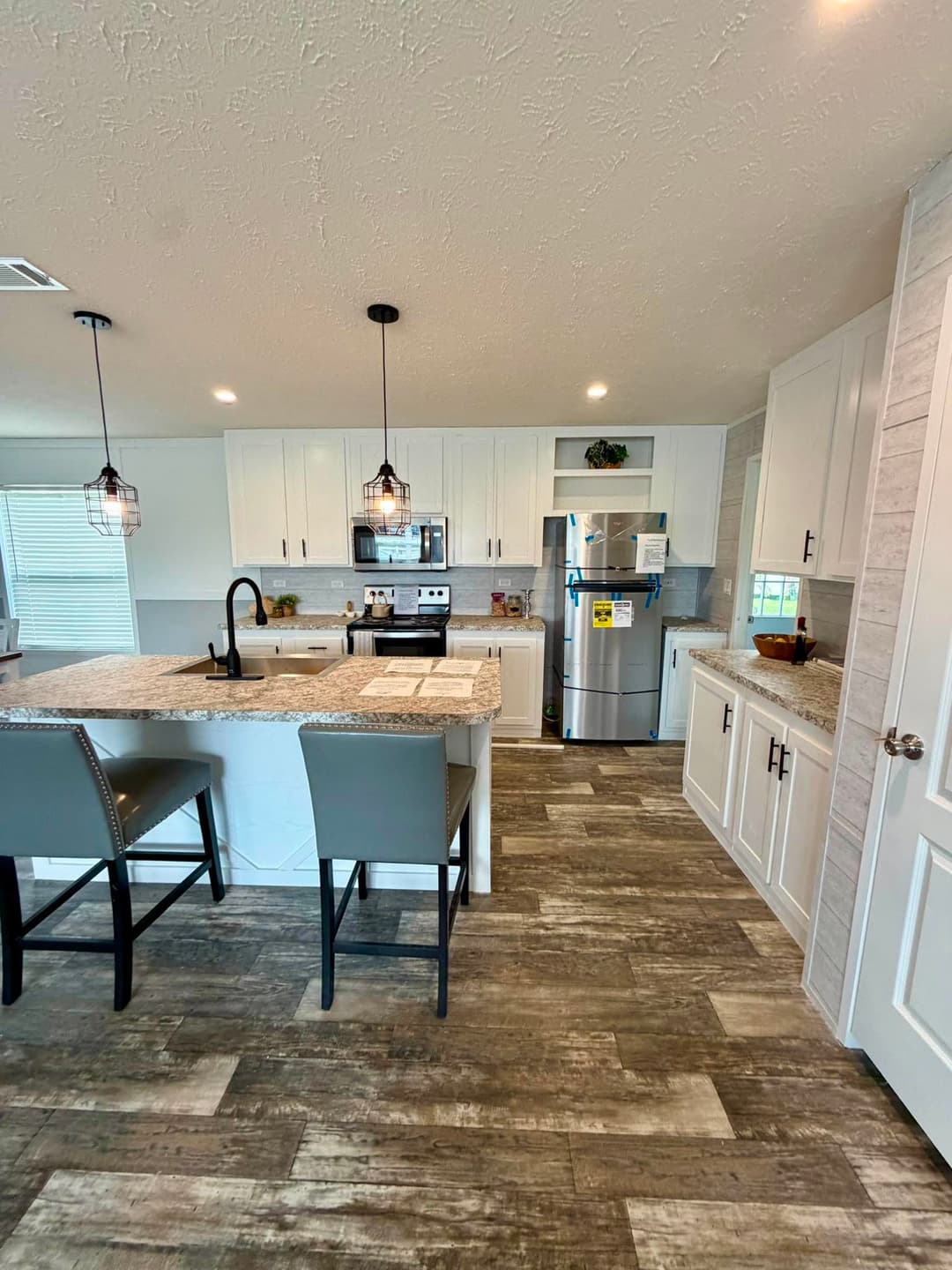 The belle (hot deal) kitchen home features