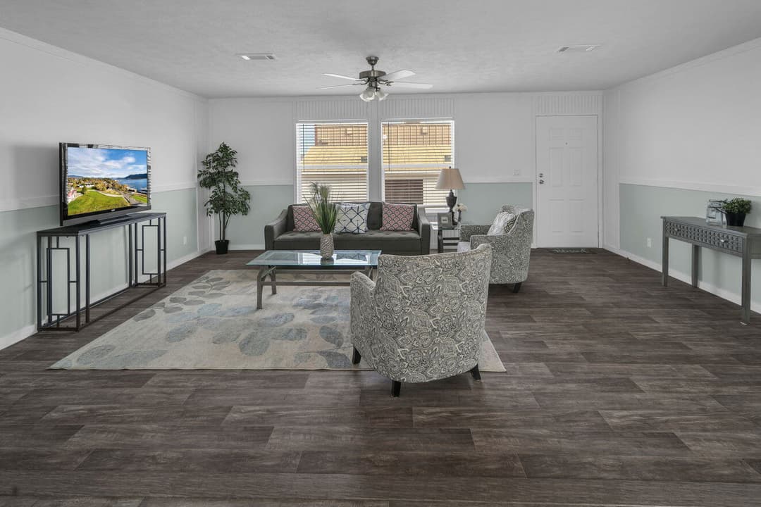 Valu maxx premier 32643e interior home features