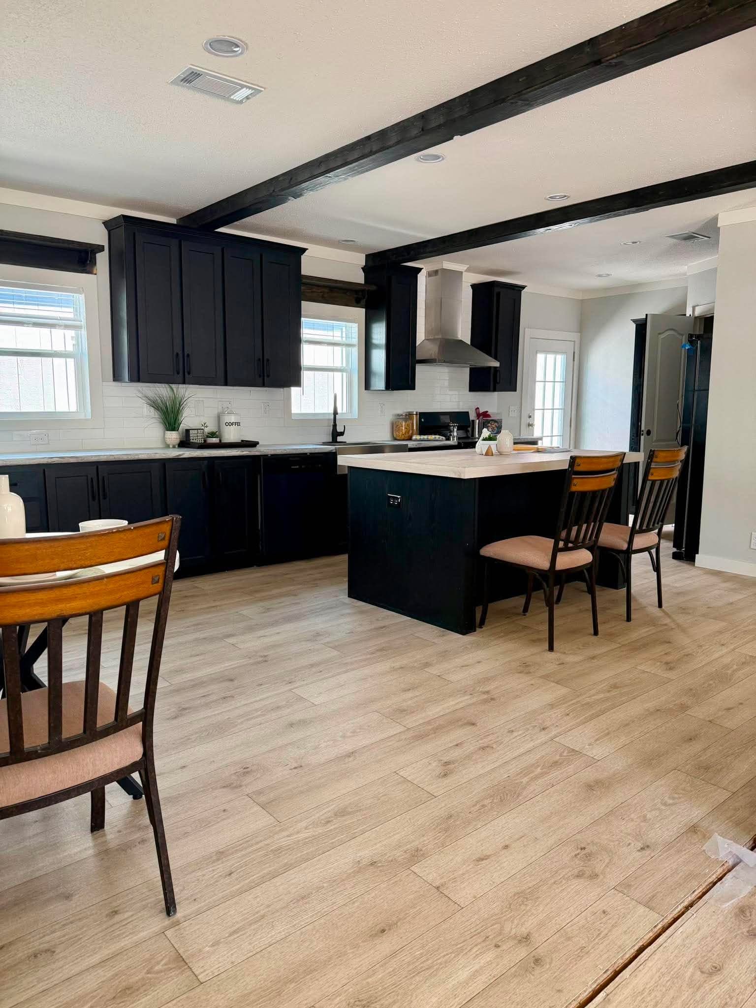 The ranchero  kitchen home features