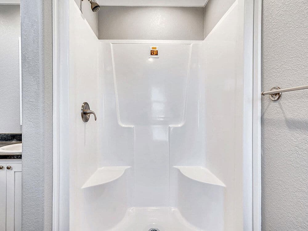 The fiesta 2.0 bathroom home features