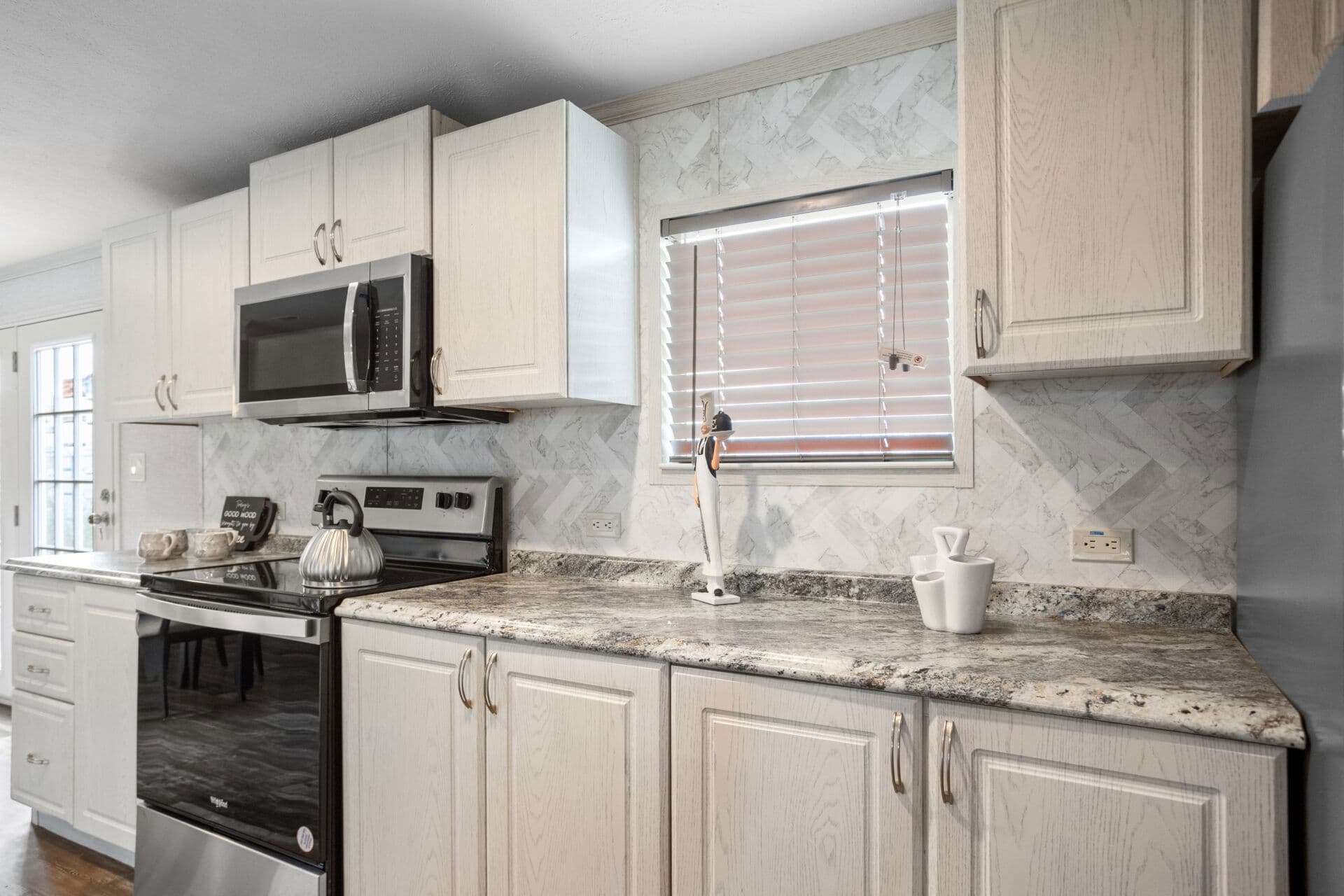 Heritage h-3272-43a kitchen home features