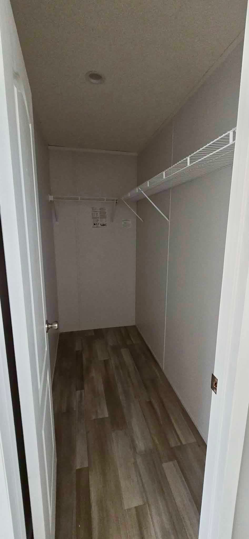 The kyle (hot deal)  home features