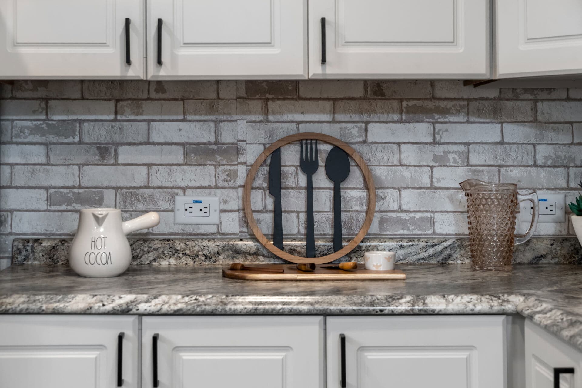 Doublewide h-32×56-42a kitchen home features