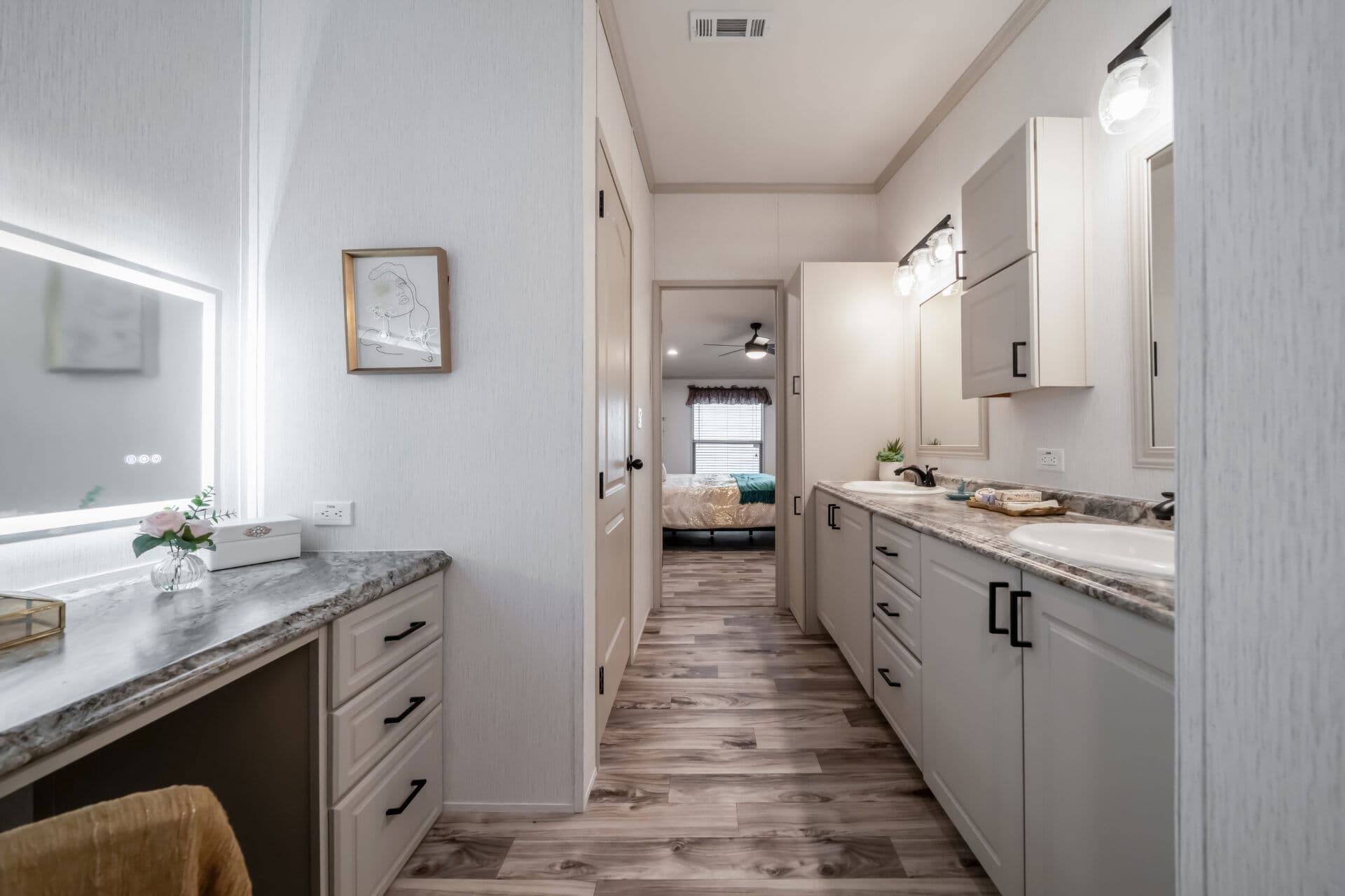 Doublewide h-32×56-42a bathroom home features