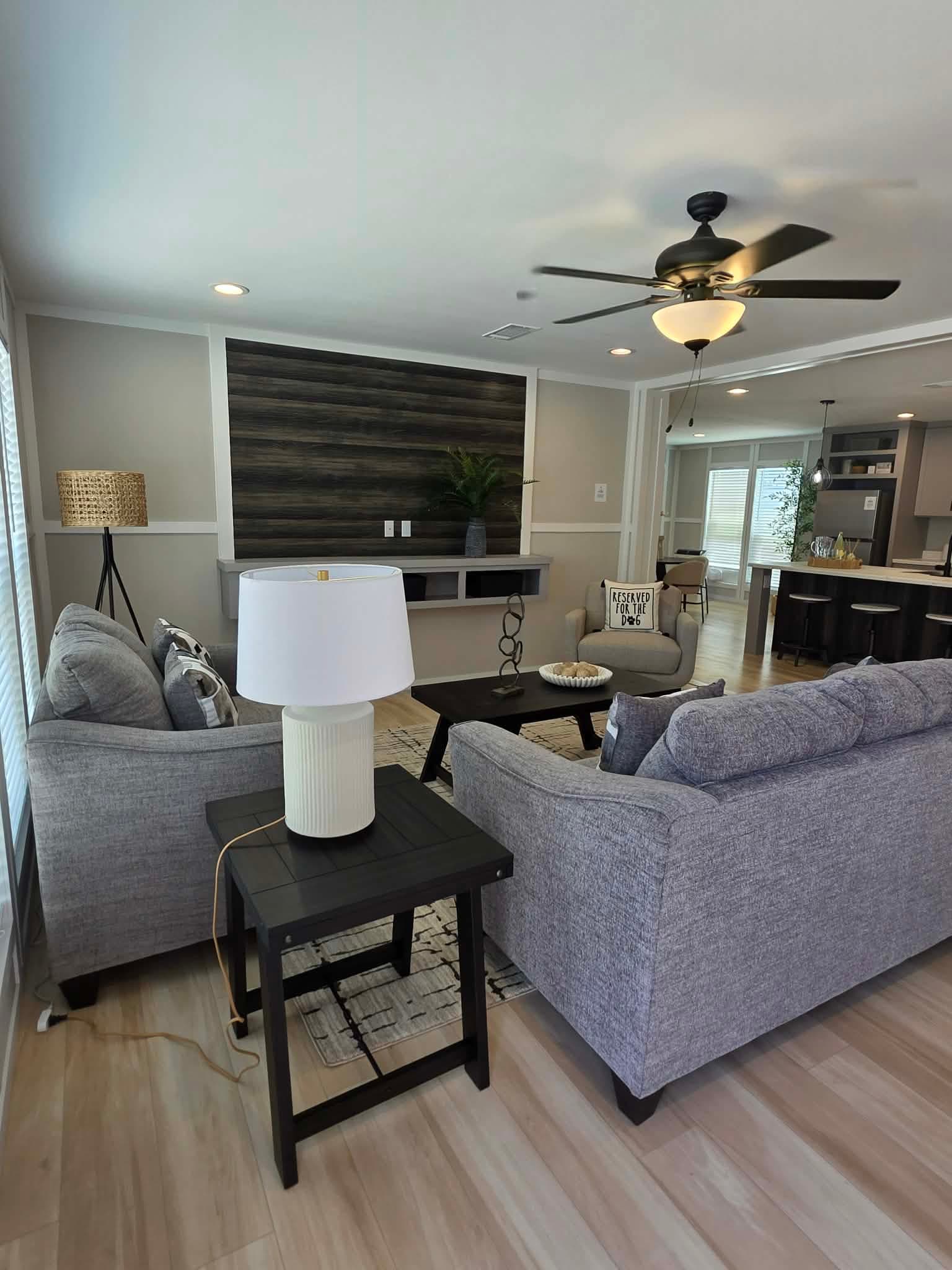 The fort worth  home features