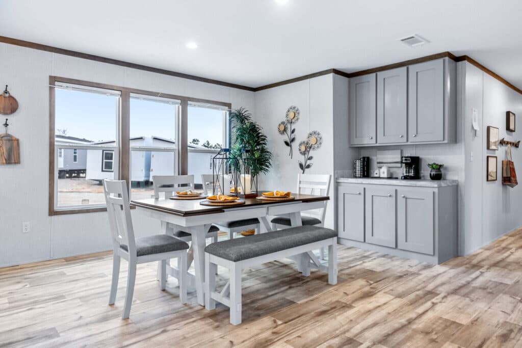 Hogan kitchen home features