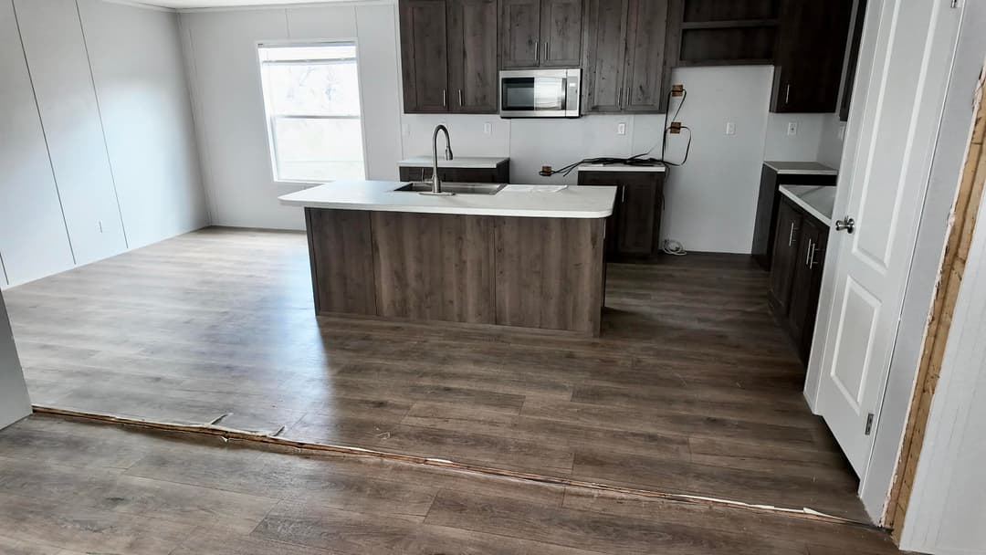 The shamrock (hot deal) kitchen home features