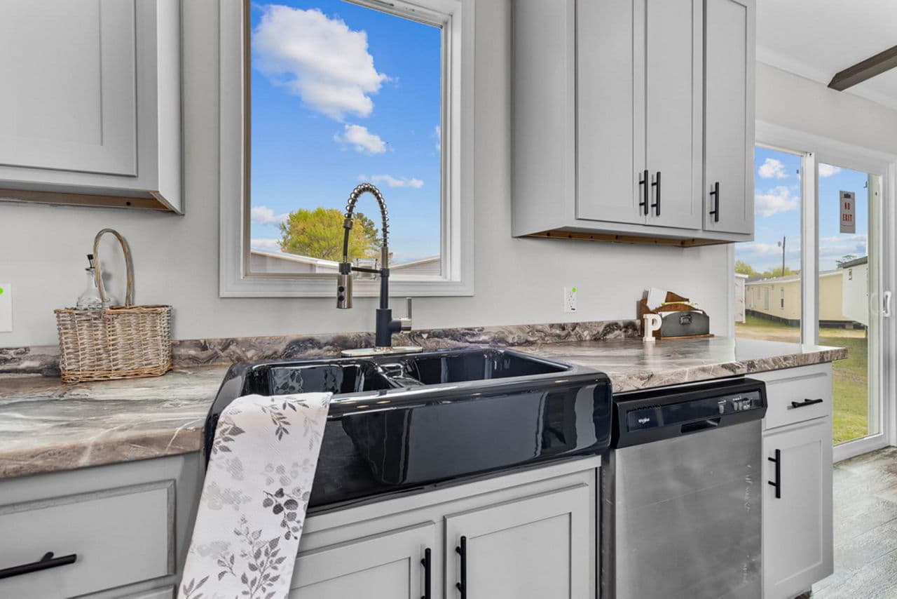 Poydras 3 bedroom kitchen home features