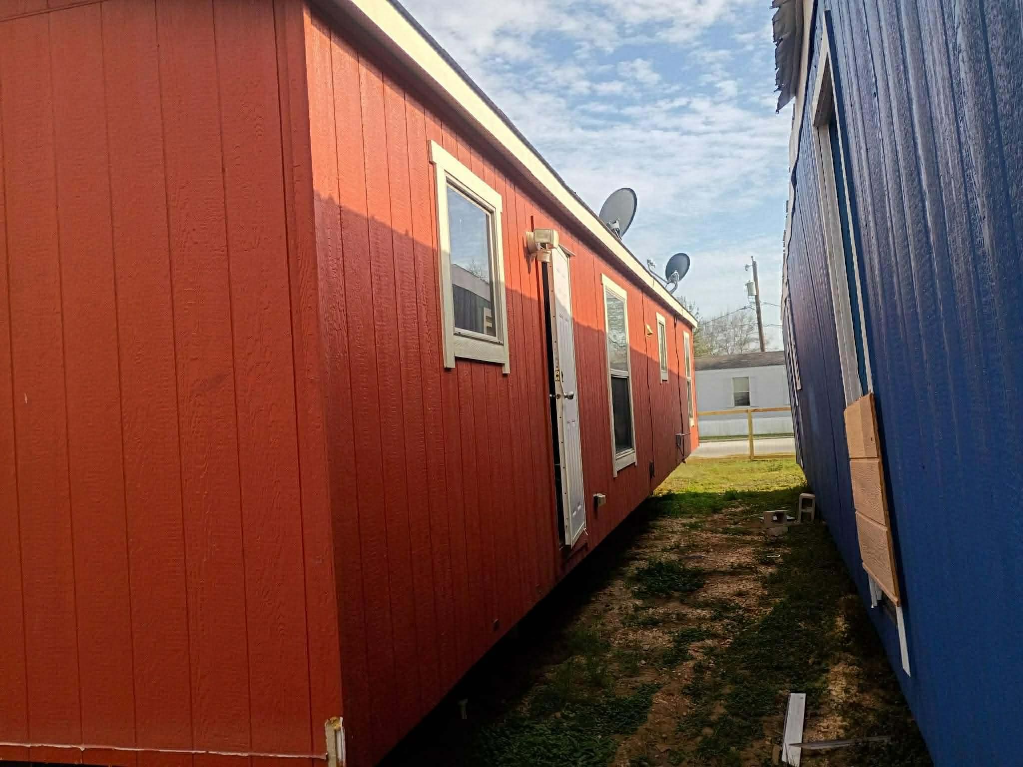 The utah refurbished 4 bedroom (hot deal)  home features