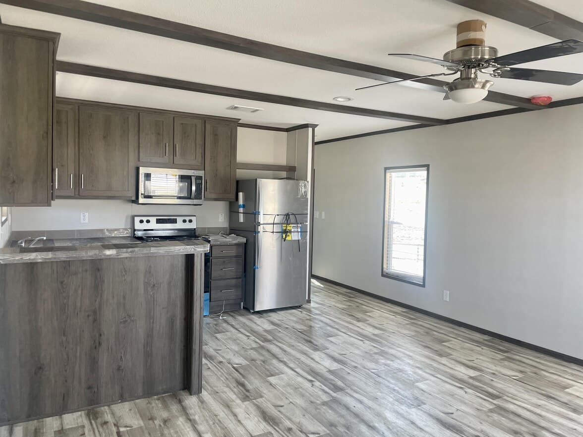 Pinnacle 16401p kitchen home features
