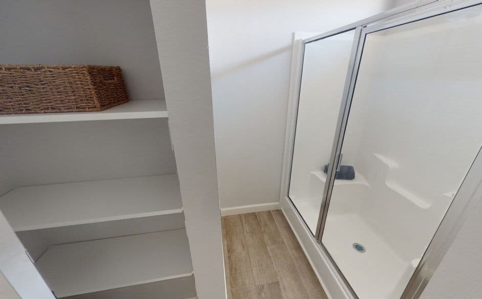 Radiant d46dp8 bathroom home features