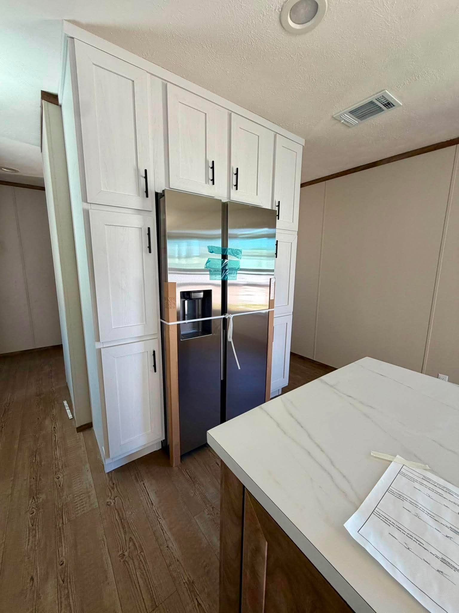 The country hide away kitchen home features