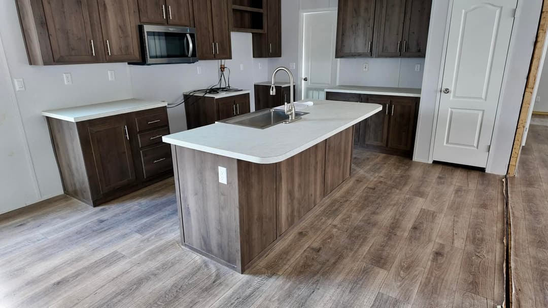 The shamrock (hot deal) kitchen home features