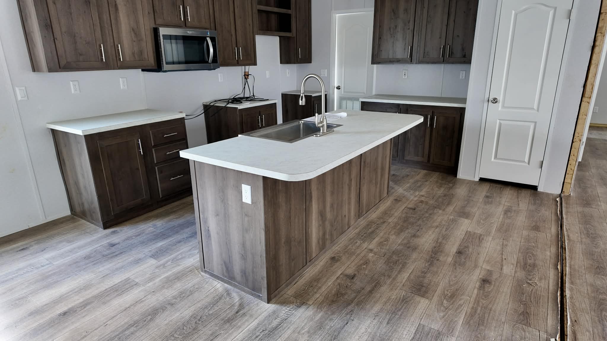 The shamrock (hot deal) kitchen home features