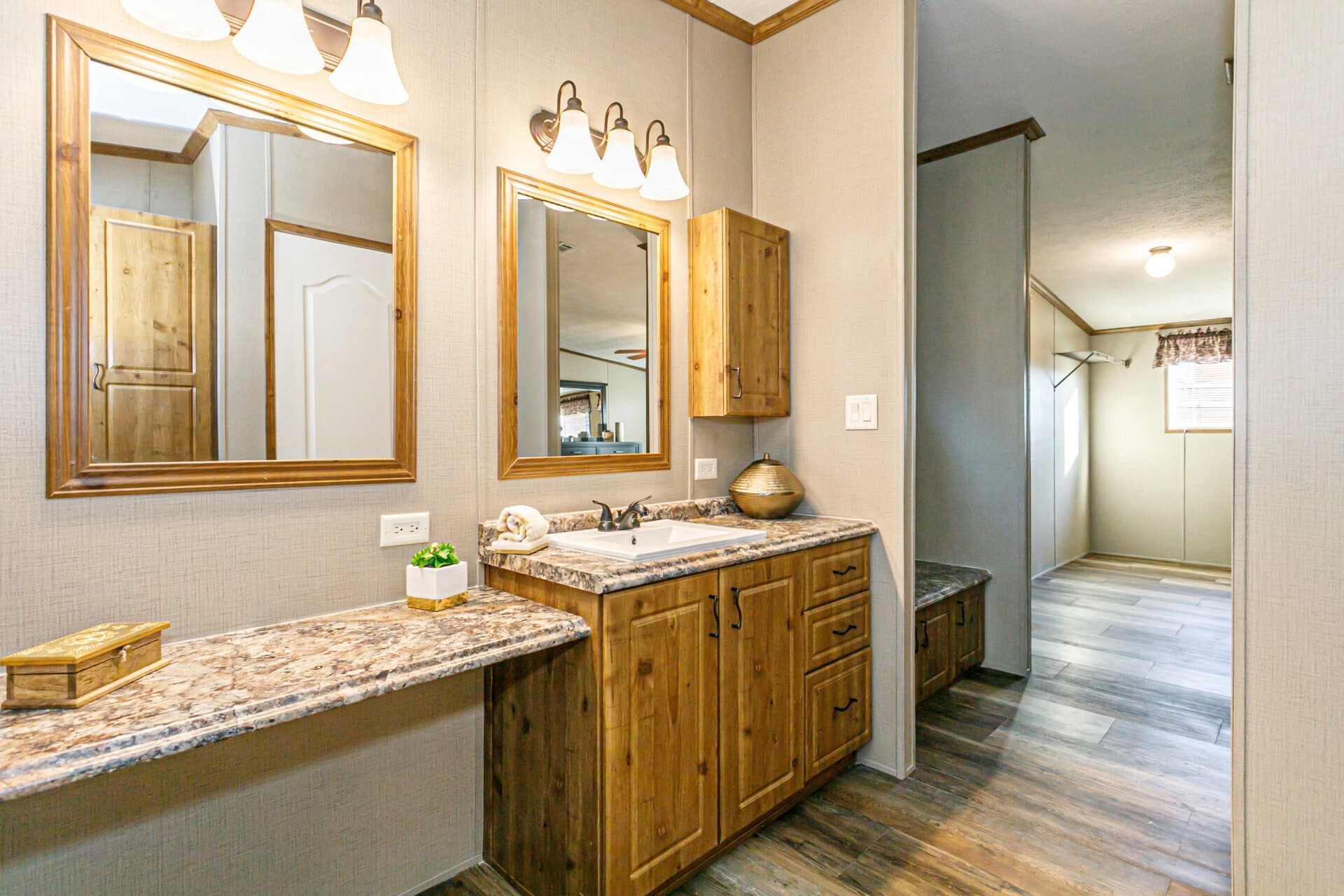 Doublewide h-3672-43a bathroom home features