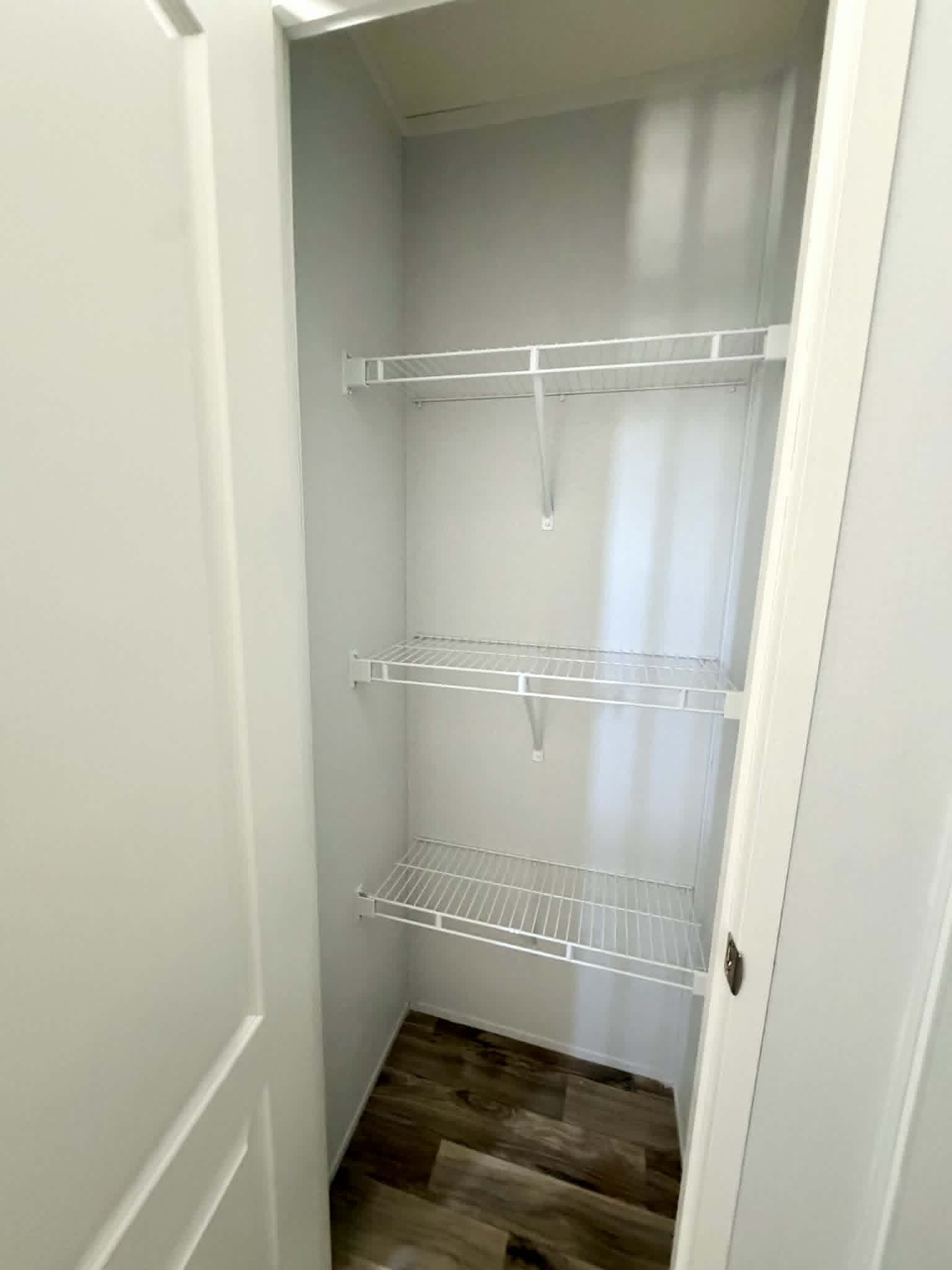 The comal interior home features