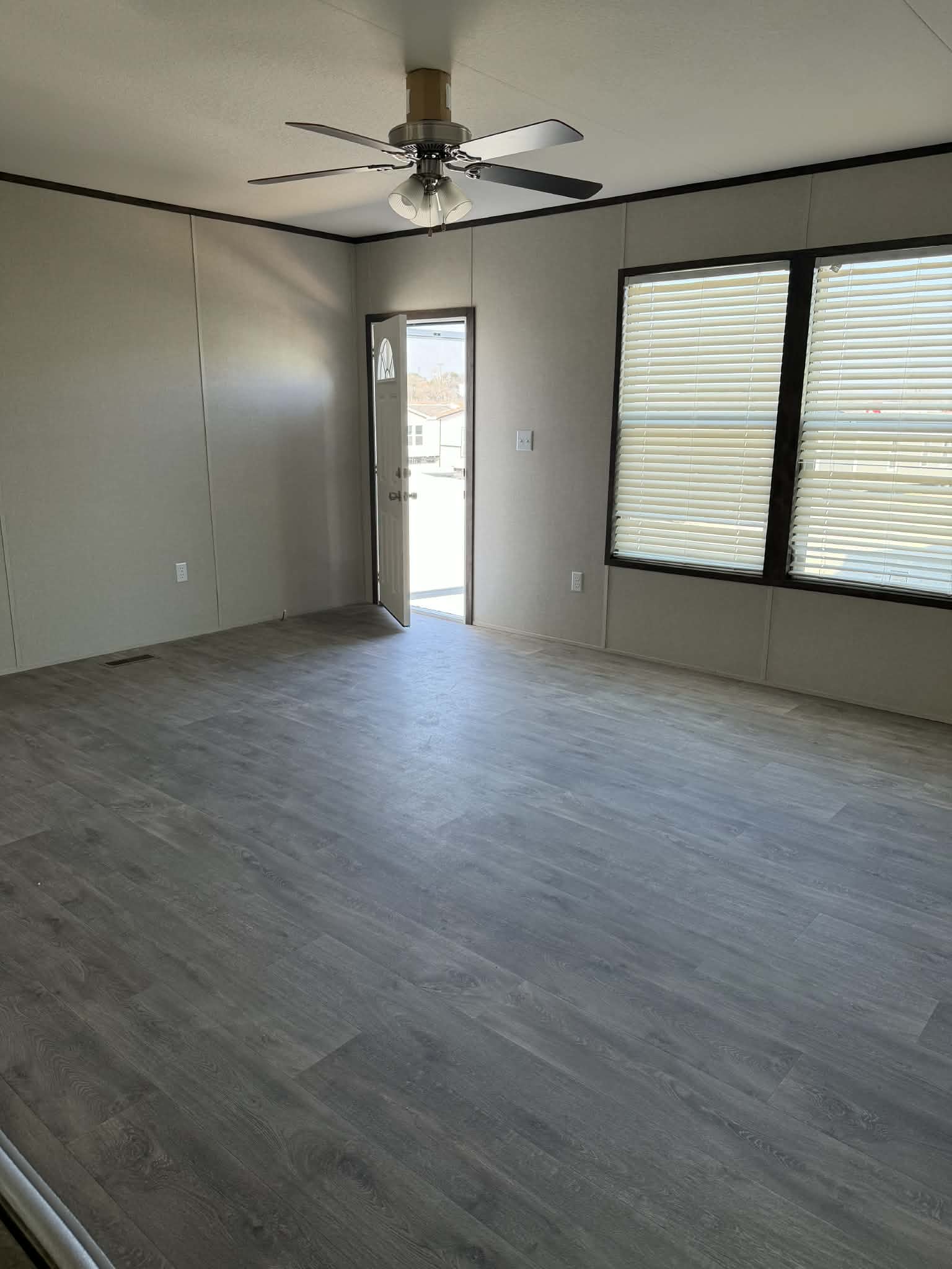 The nassau (hot deal)  home features