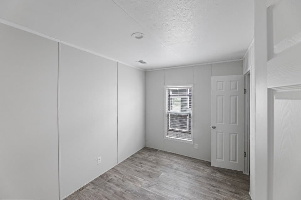 Pinnacle 16763p interior home features