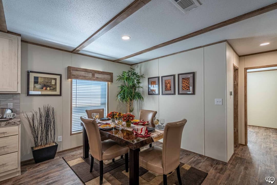 Pinnacle 28563p interior home features