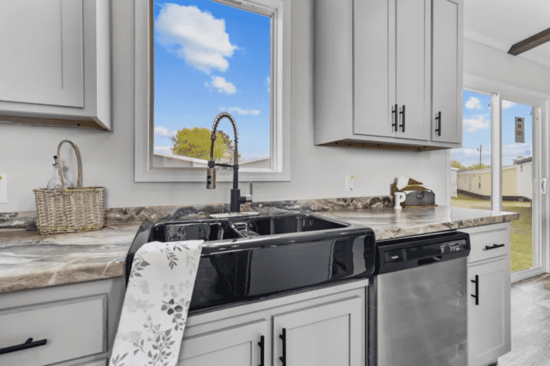 Poydras Kitchen 5