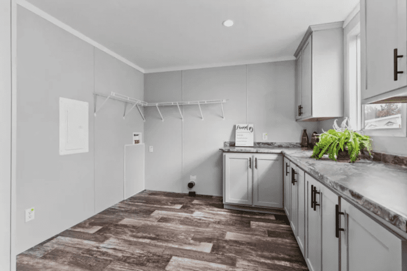 Poydras Laundry Room 1