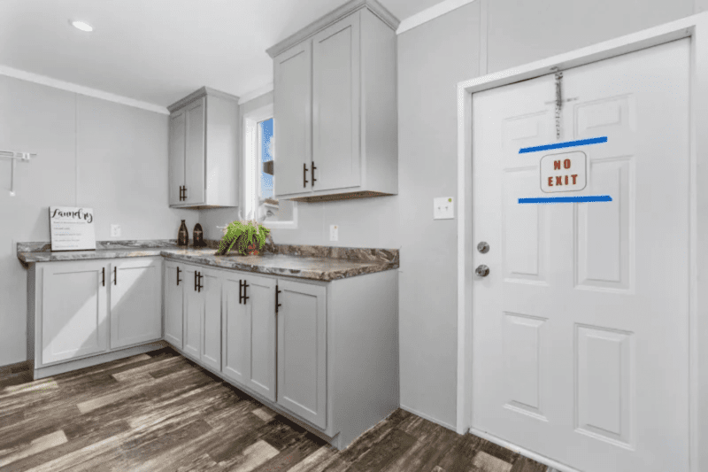 Poydras Laundry Room 2