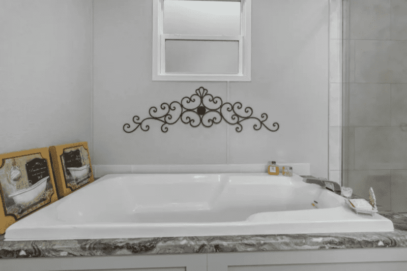 Poydras Primary Bath 3