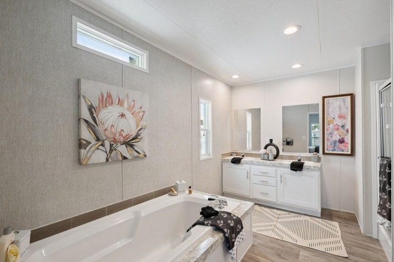 25 c 240 valuhomes 28724p bath001 web 1758145588184 810 11