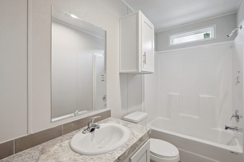 25 c 240 valuhomes 28724p bath003 web 1758145580407 968 11