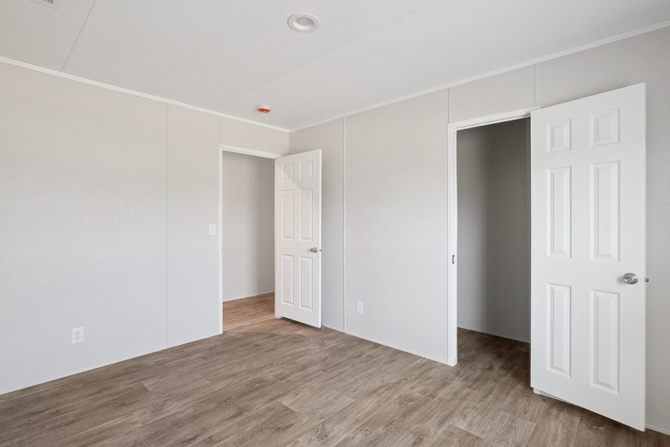 25 c 240 valuhomes 28724p bed010 web 1758145554786 968 11