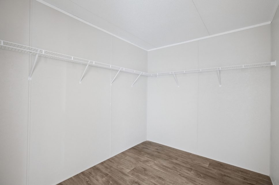 25 c 240 valuhomes 28724p bed014 web 1758145544428 968 11