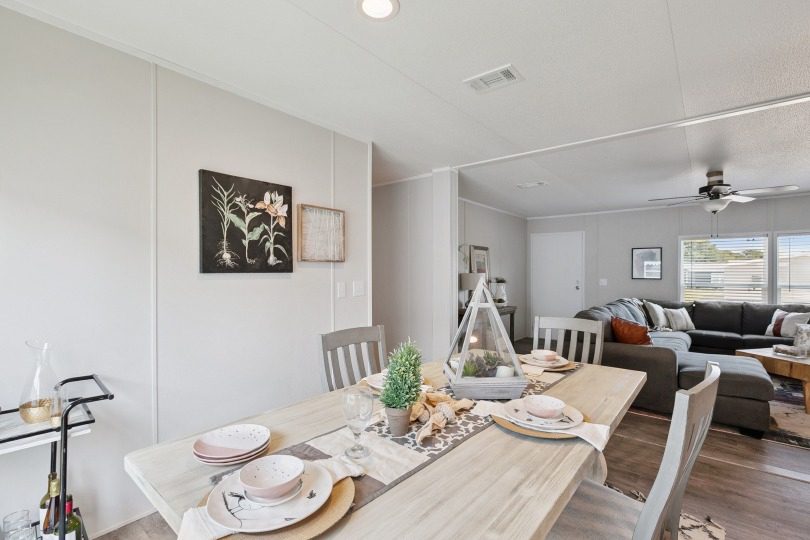 25 c 240 valuhomes 28724p kitchen003 web 1758145962359 810 11