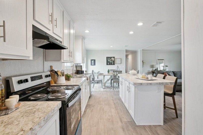 25 c 240 valuhomes 28724p kitchen005 web 1758145956011 810 11