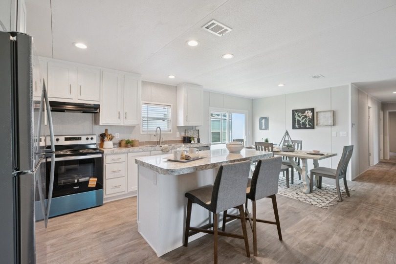 25 c 240 valuhomes 28724p kitchen006 web 1758145952516 810 11