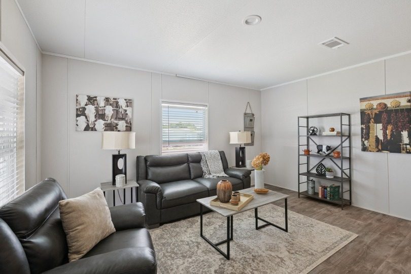 25 c 240 valuhomes 28724p living room008 web 1758145913570 810 11