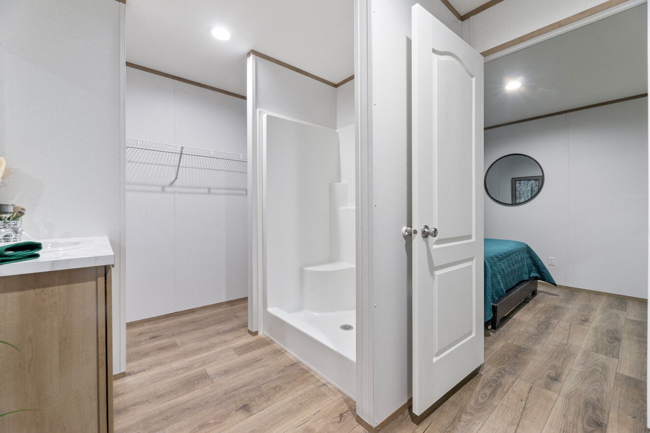 24 c 170 theaugustra 16562a bath 001 web 1739546184469 1323 12