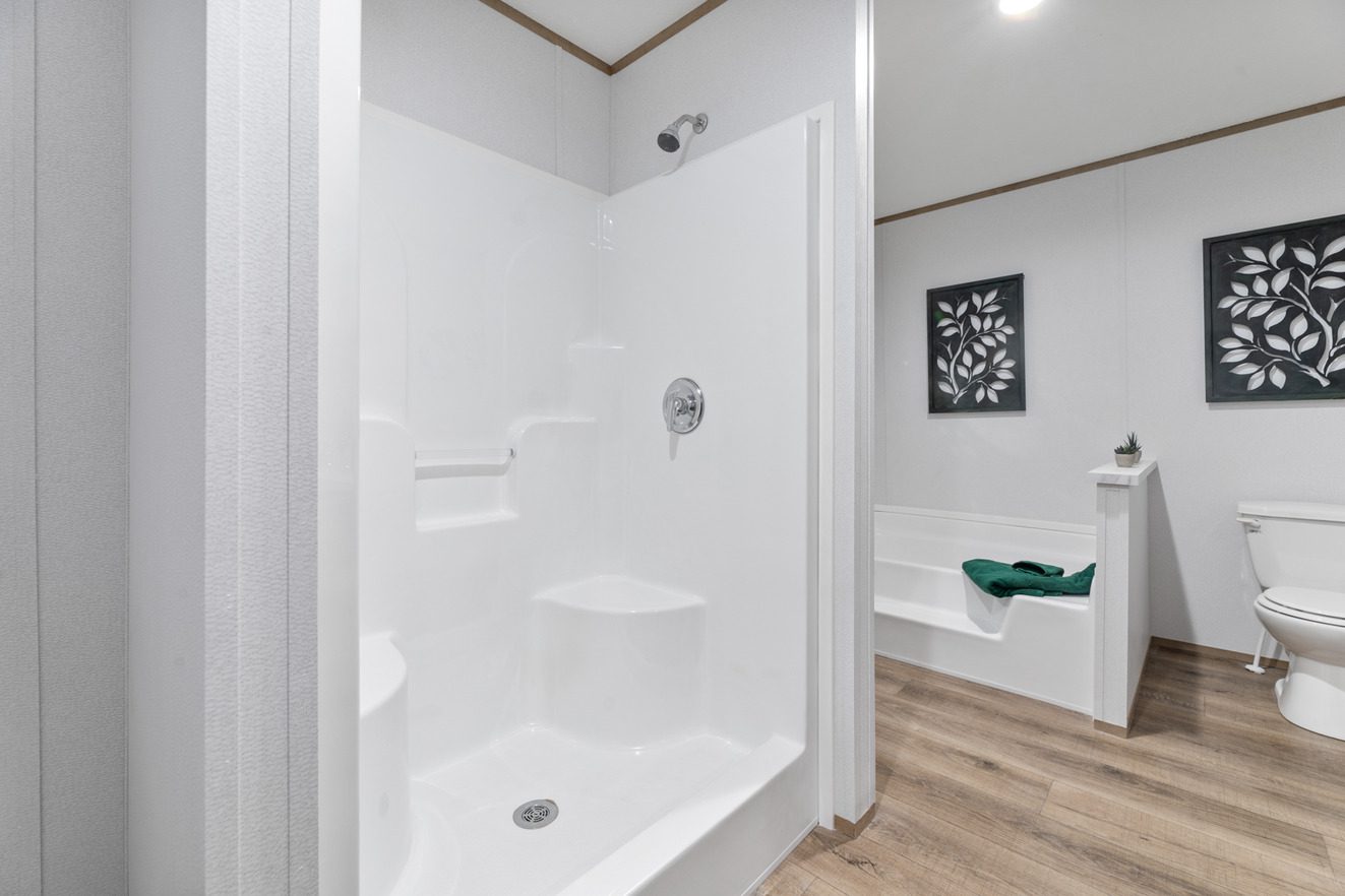 24 c 170 theaugustra 16562a bath 005 web 1739546174662 1323 12