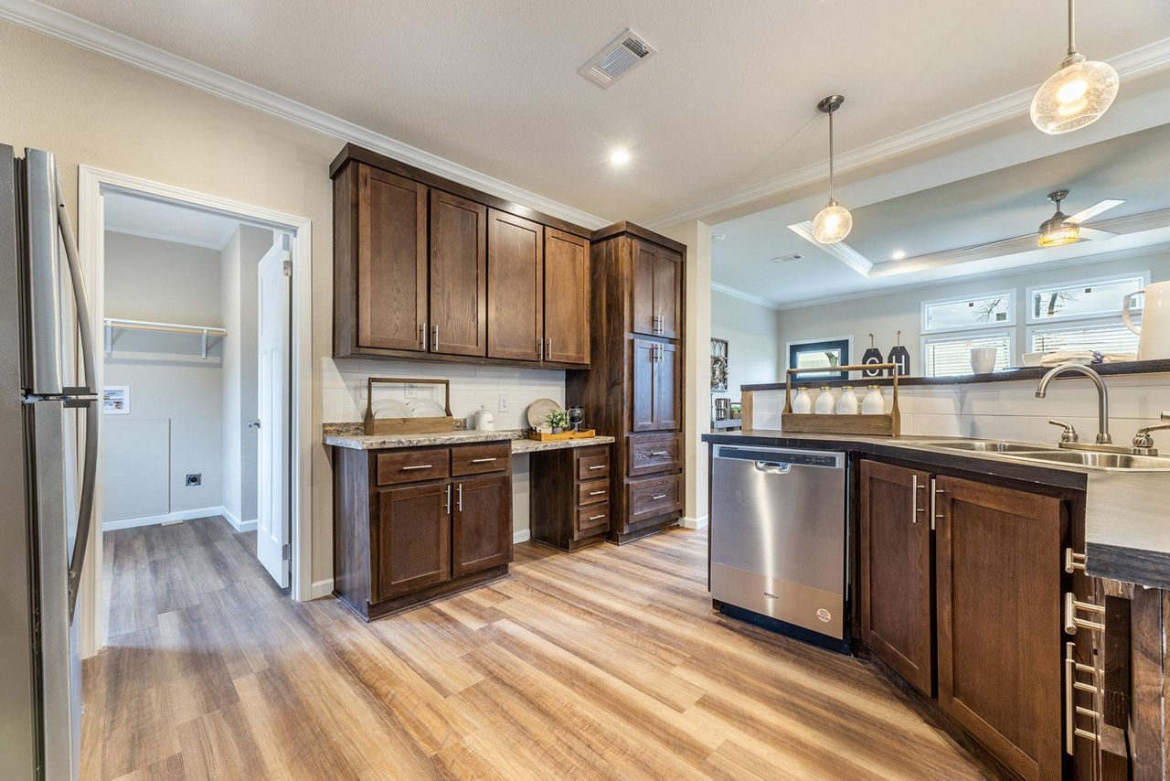 IN3260H32076 Kitchen 2