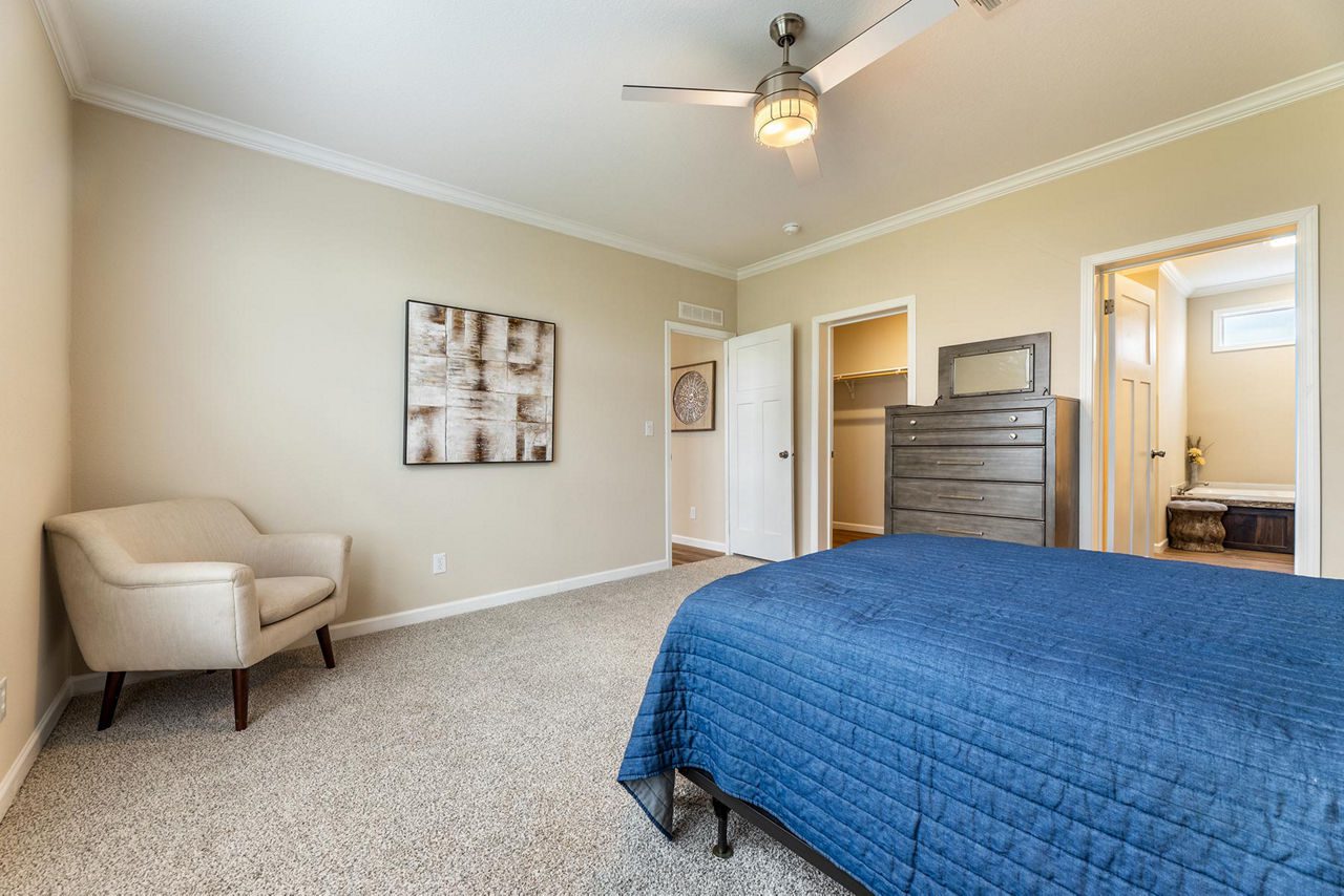 IN3260H32076 Primary Bedroom 4