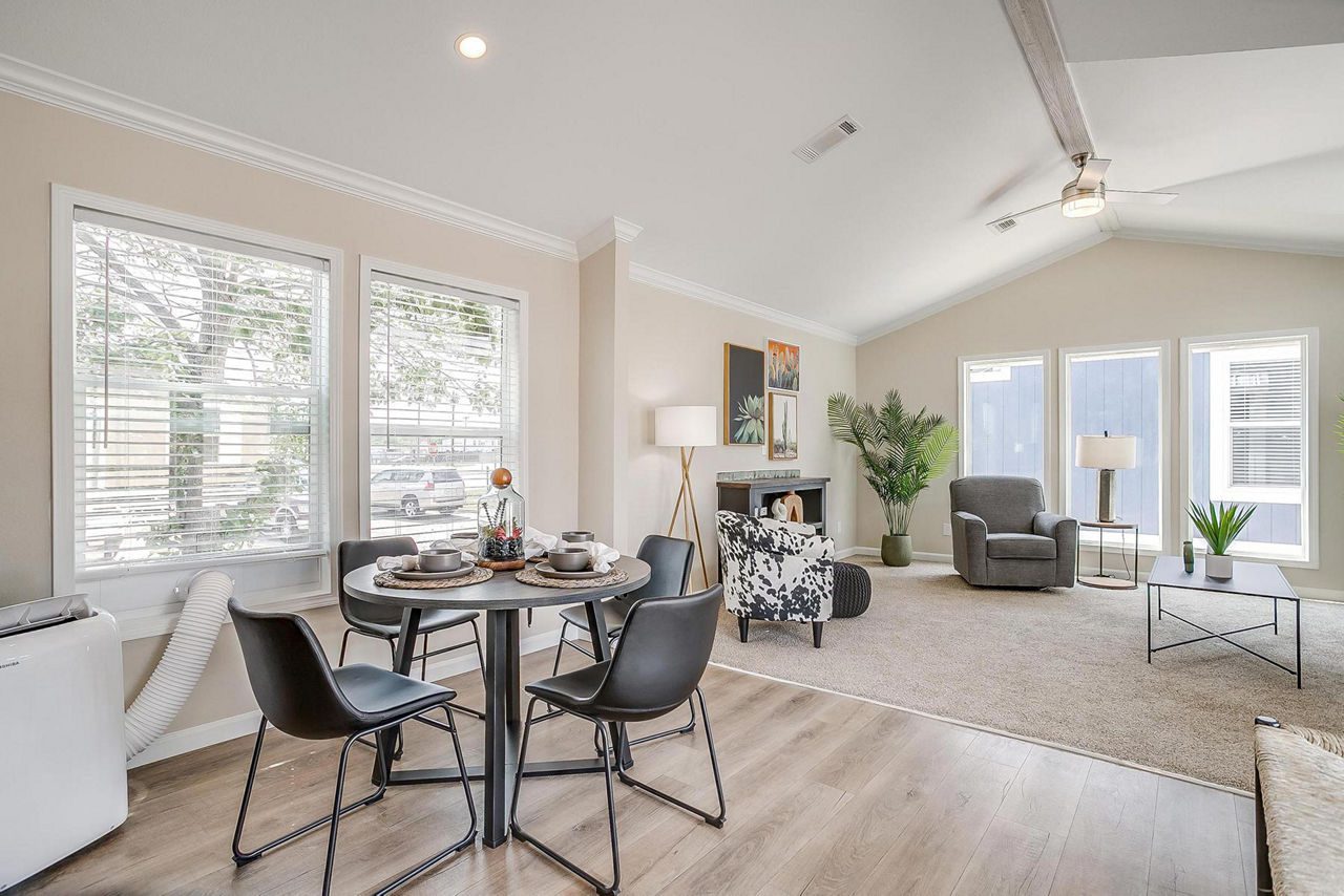 Innovation 1856A Dining 2