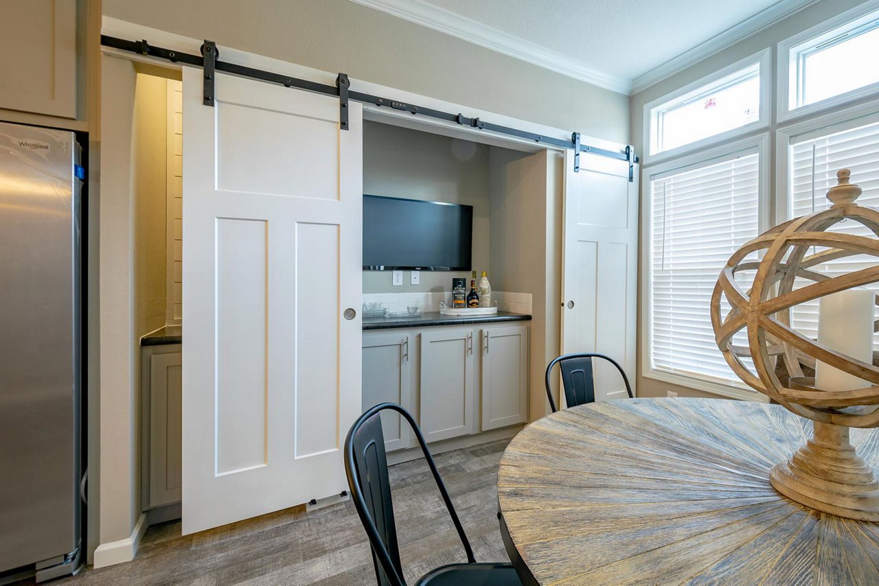 Innovation 3268C Dining 2