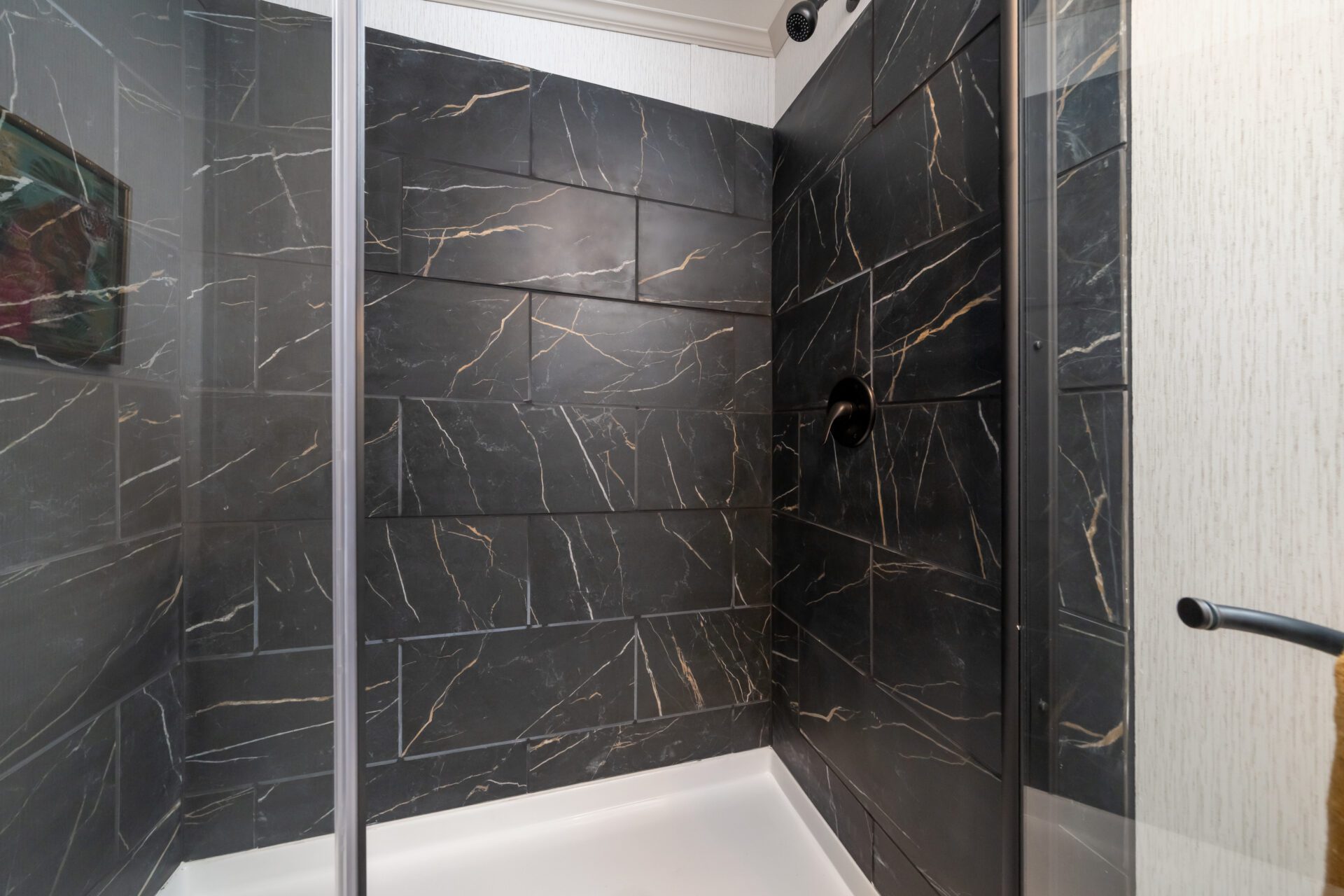 Legacy H 32x56 42A MBath Shower 3379 1