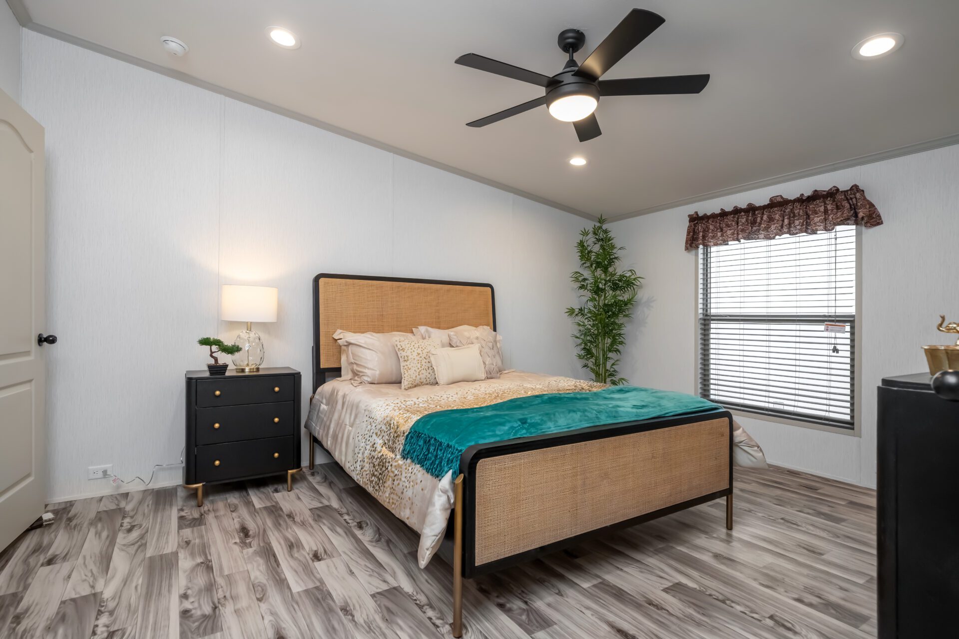 Legacy H 32x56 42A MBed 3303 1