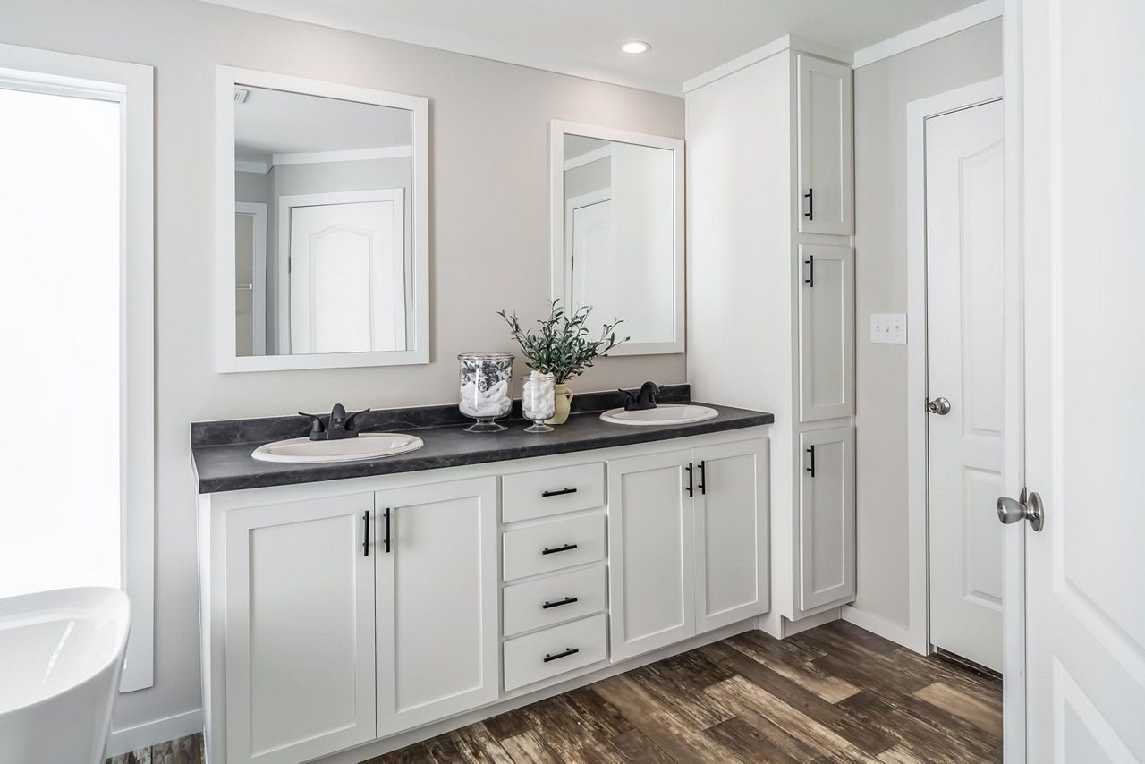 Pontchartrain Primary Bath 2