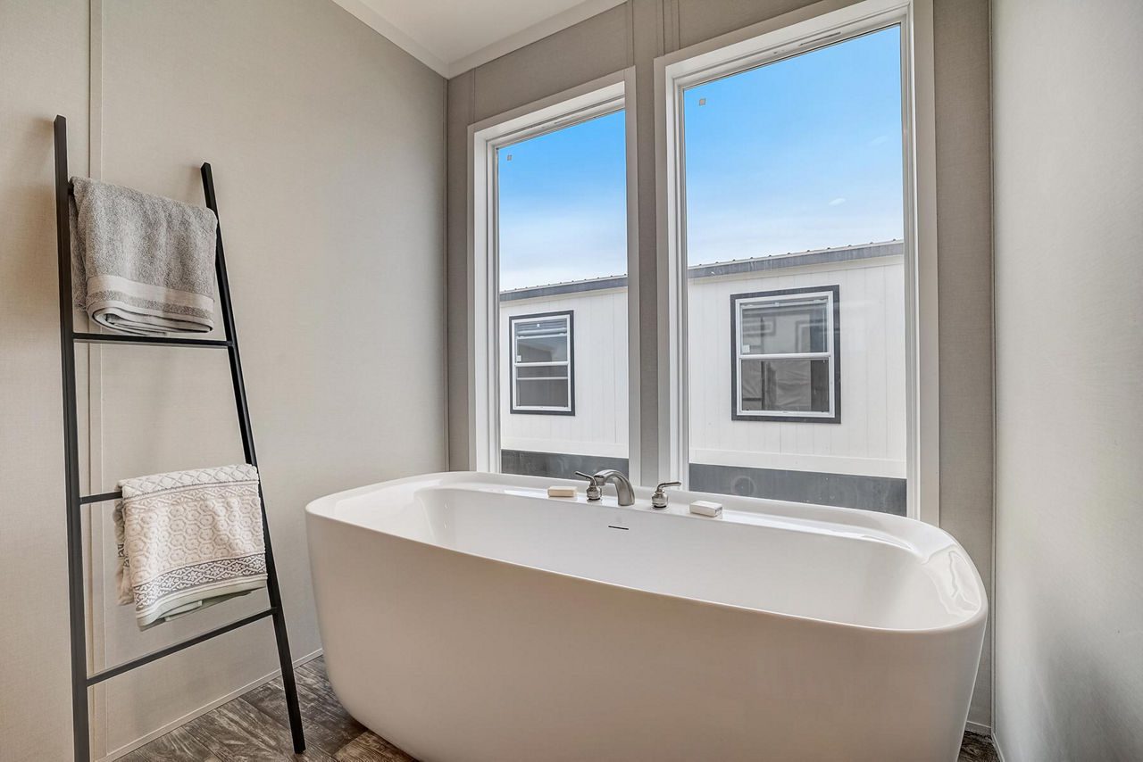 The Saint Primary Bath 3