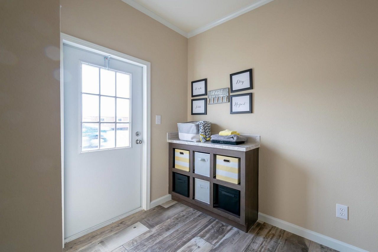 imgi 32 Innovation3256N Utility Room